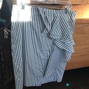 Banana Republic gray & white striped pencil shirt